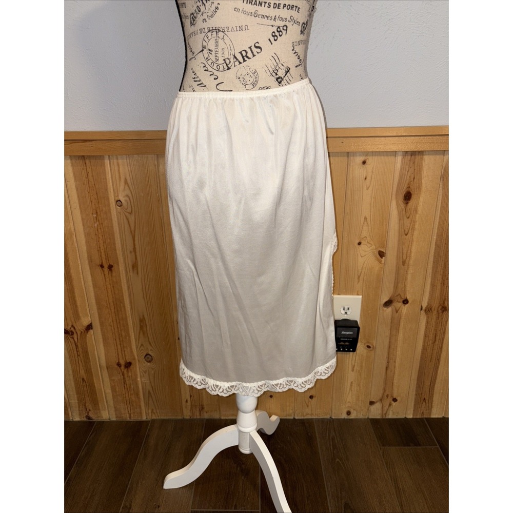 Vintage Blush Women's White Half Slip Nylon Lace‎ Made in the USA S